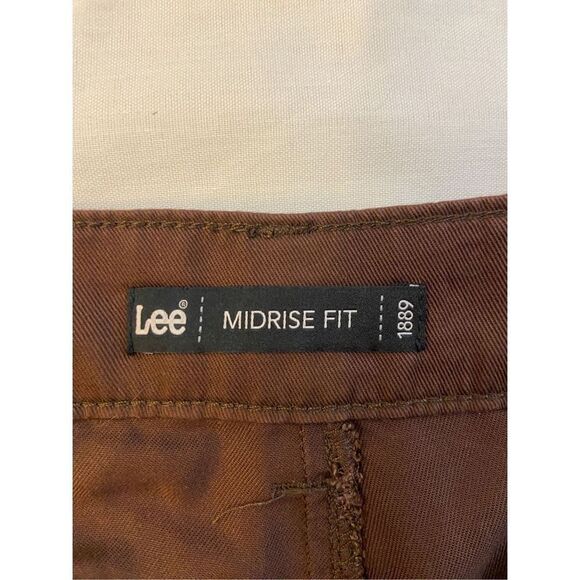 Lee midrise Chateau shorts size 16m brown 110% Lyocell New $44 rn#130273 - Picture 2 of 7